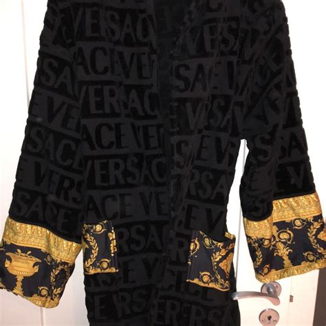 versace morgenkåpe|Versace online store.